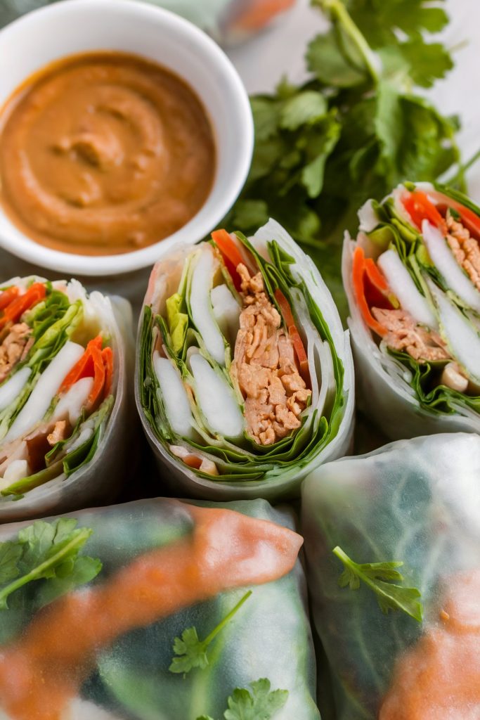 Vietnamese Spring Rolls With Peanut Sauce