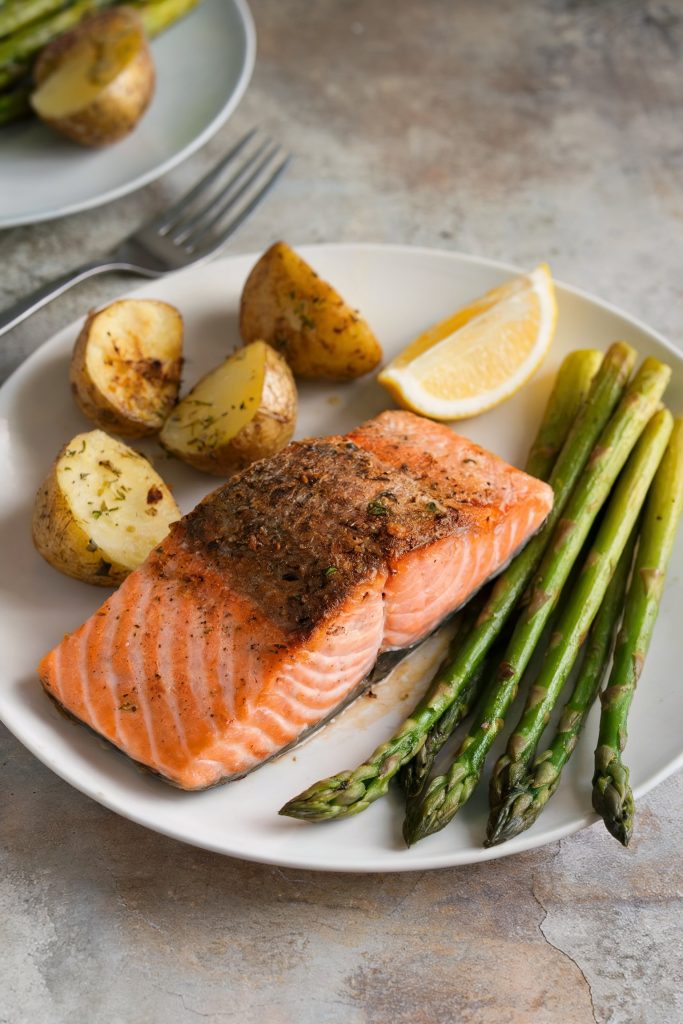 Baked Salmon with Roasted Asparagus