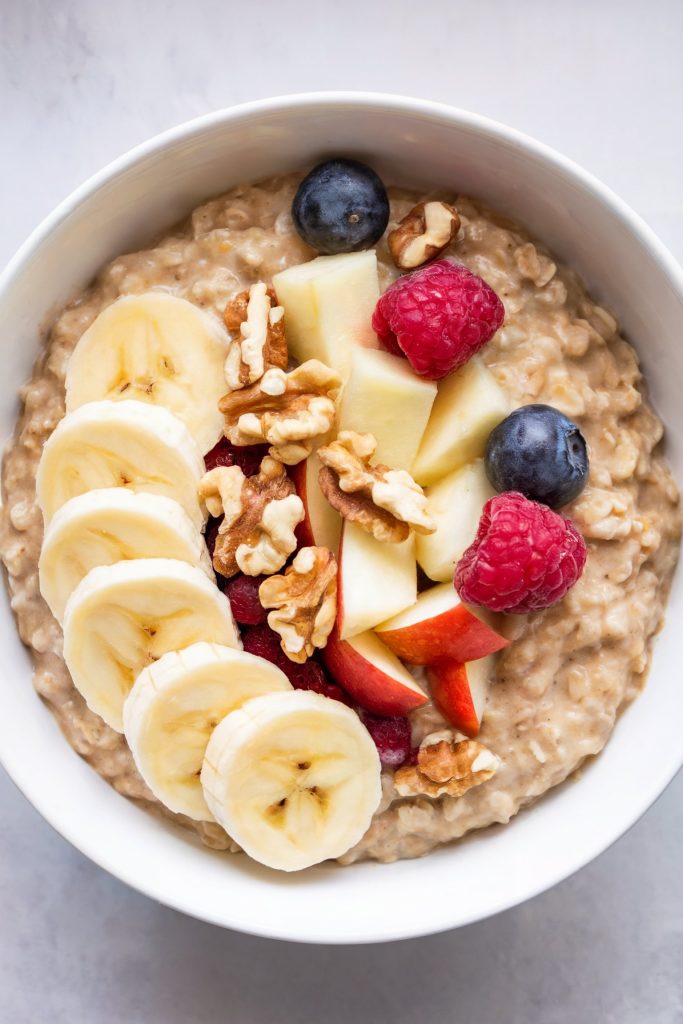 Oatmeal with Fruit and Nuts