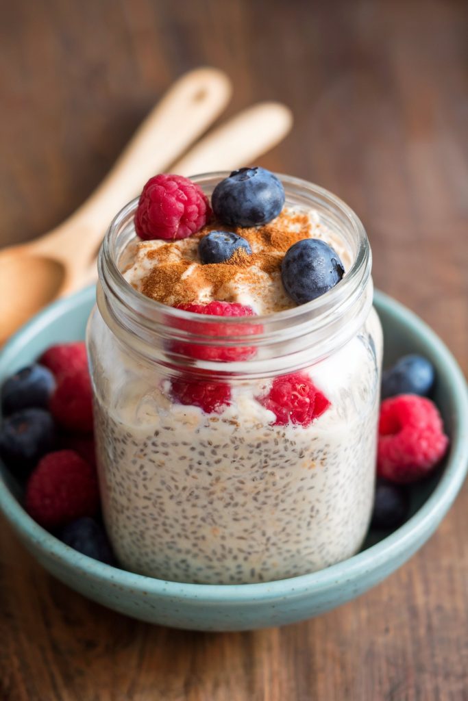 Overnight Oats With Chia Seeds and Fruit