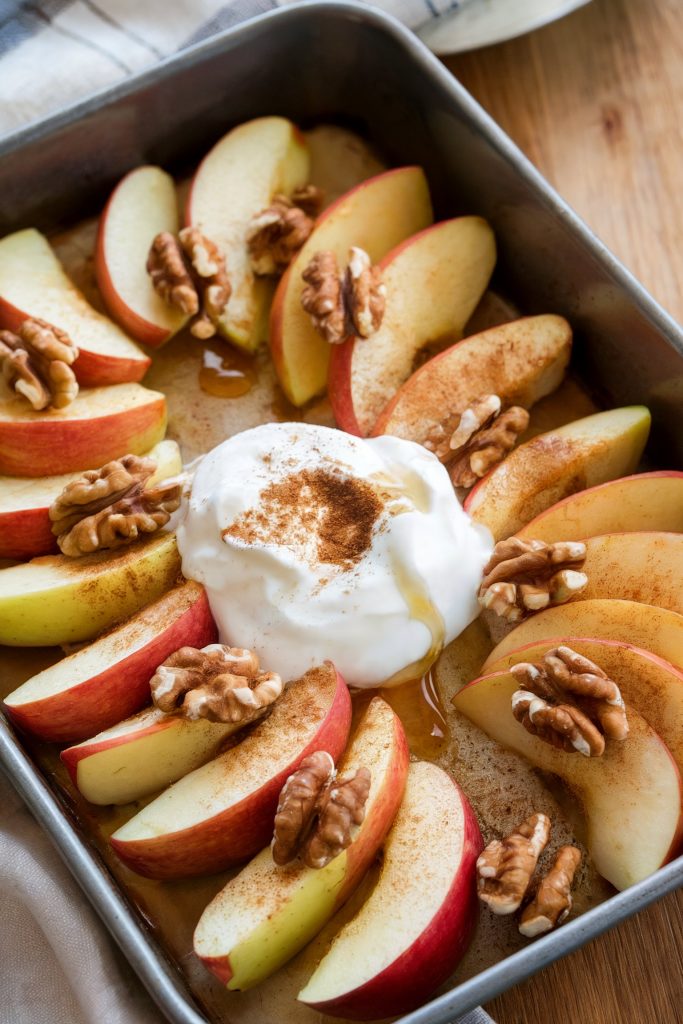 Baked Apples with Cinnamon and Walnuts