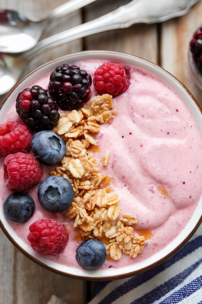 Berry and Yogurt Smoothie Bowl