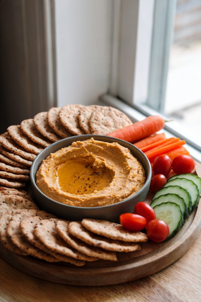 Hummus With Whole Grain Flatbread Crackers