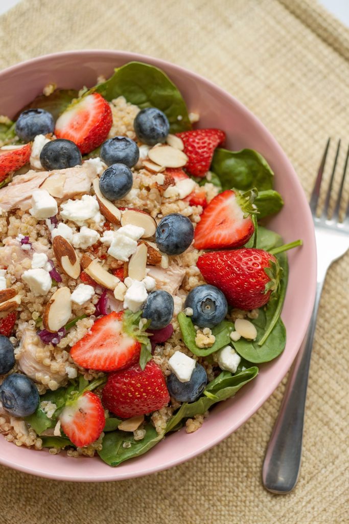 Spinach Salad with Quinoa, Chicken and Fresh Berries