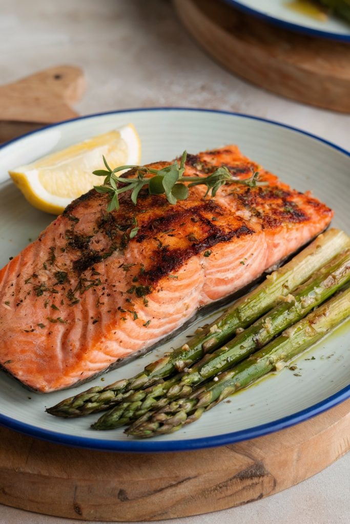Grilled Salmon With Asparagus