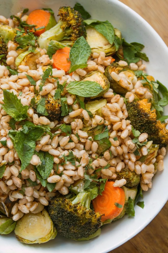 Mediterranean Farro Salad with Roasted Vegetables