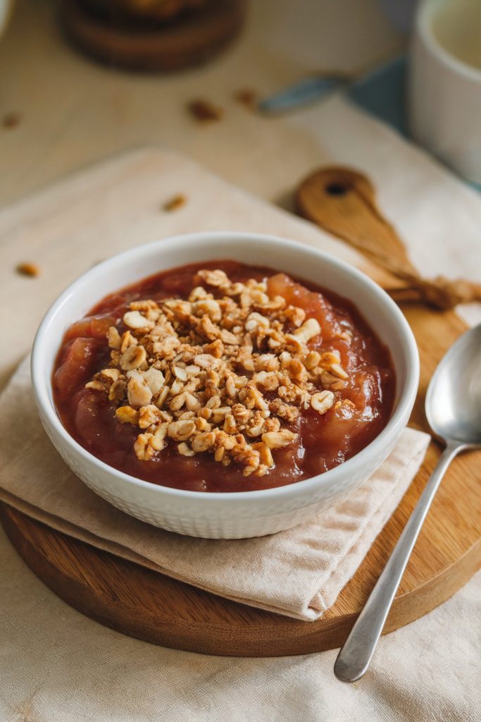 Applesauce with Oatmeal Crumble