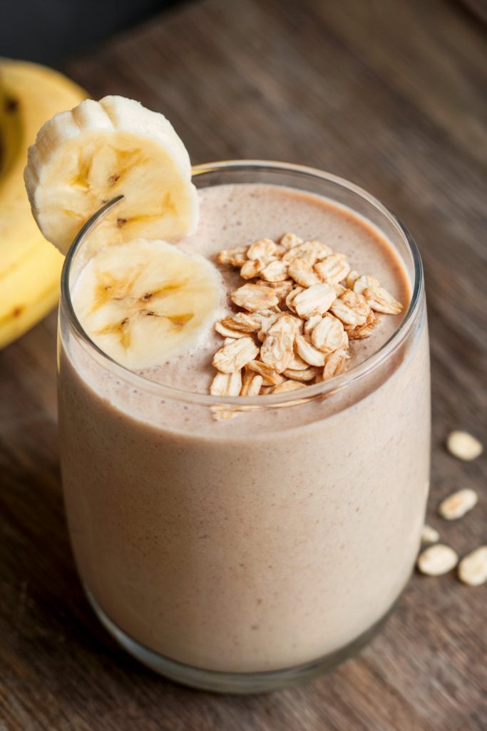 Banana and Oat Smoothie with Almond Milk