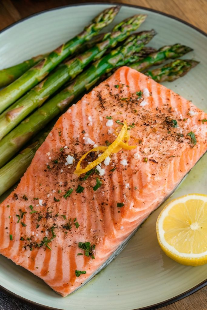 Grilled Salmon with Asparagus