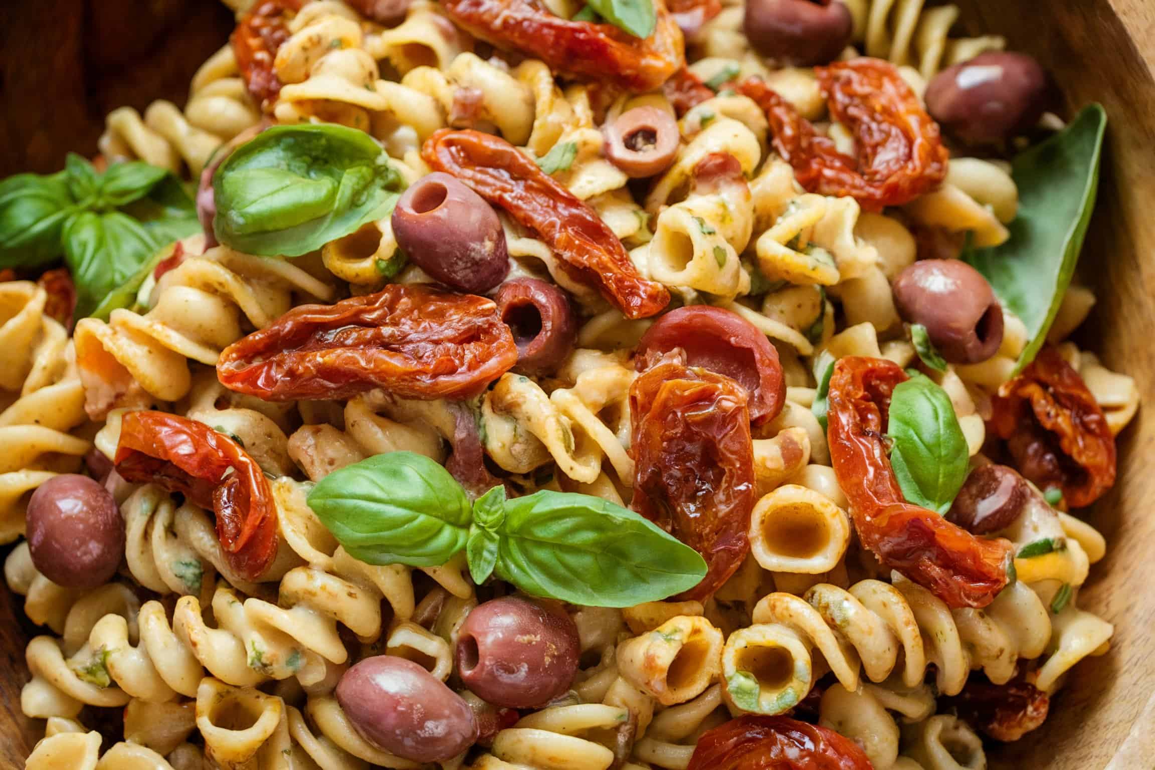 Pack the Perfect Basket: 30 Easy Picnic Food Ideas