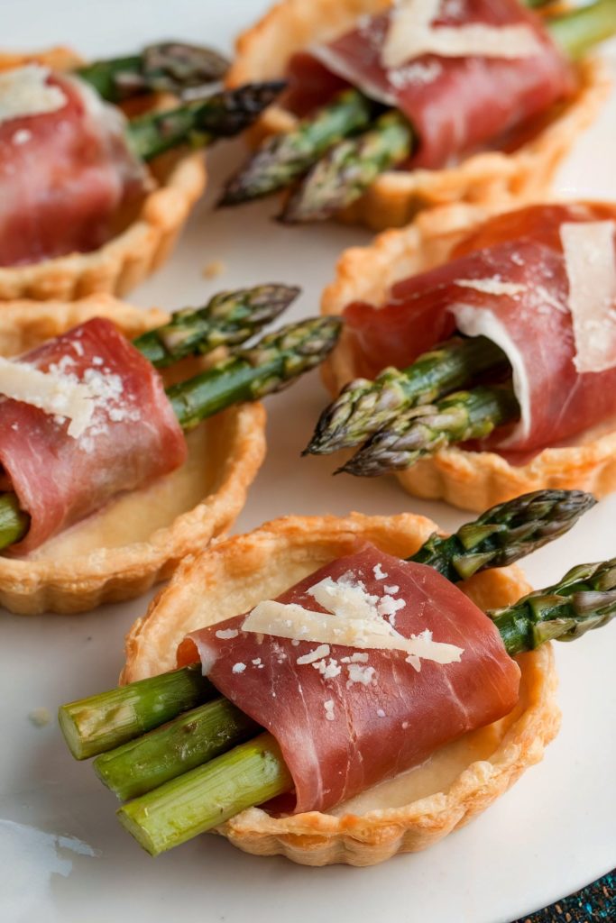 Asparagus and Prosciutto Tartlets 