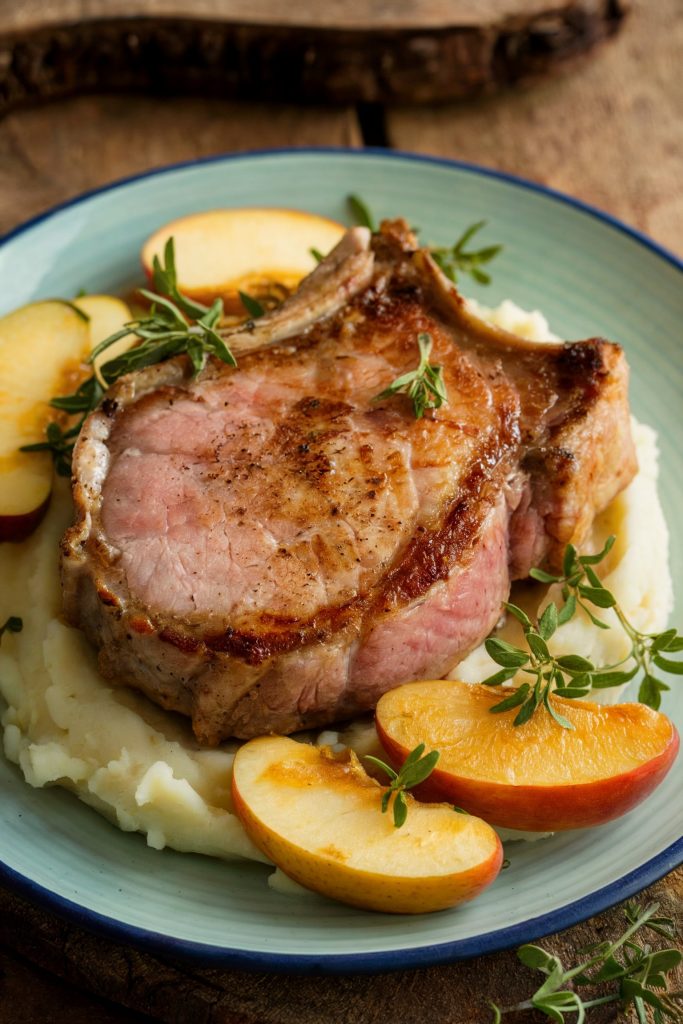 Pan-Seared Pork Chops with Apples