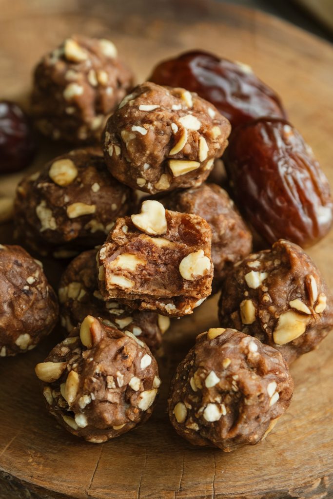 Energy Bites with Dates and Nuts