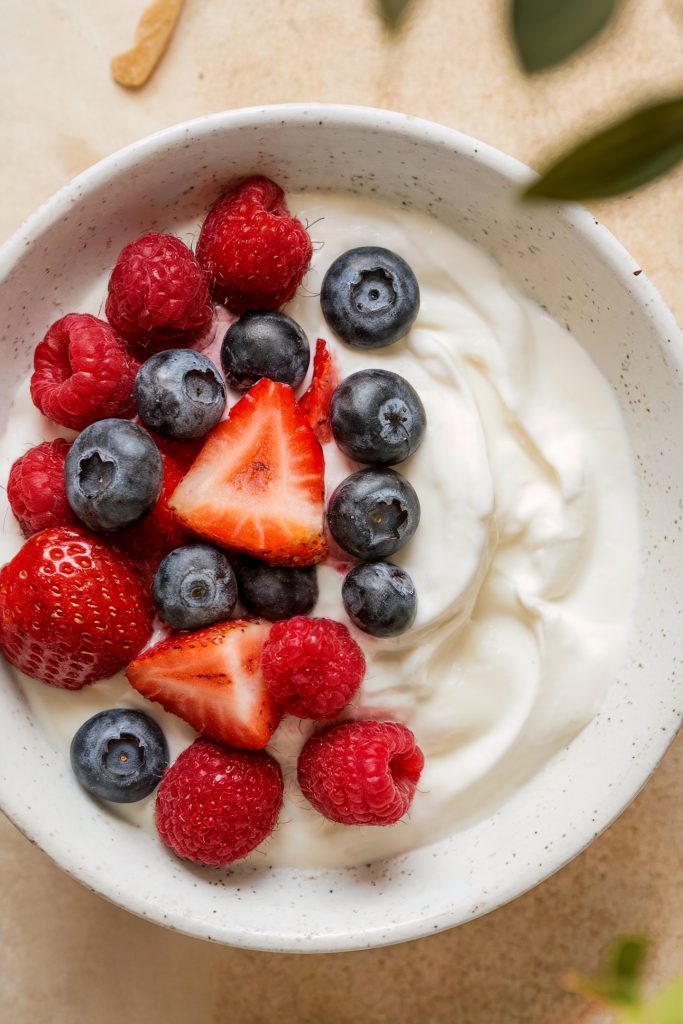 Greek Yogurt with Berries (Kidney-Safe Option)